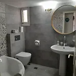 西蒙别墅 公寓 *